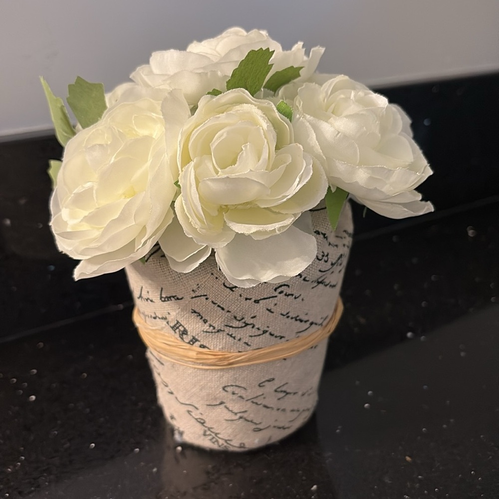 Paris Burlap Wrapped White Faux Floral Arrangement Shabby Chic Cottagecore - Picture 4 of 8